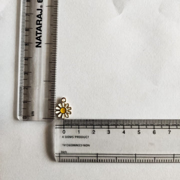 Cute Daisy Flower Charm- White