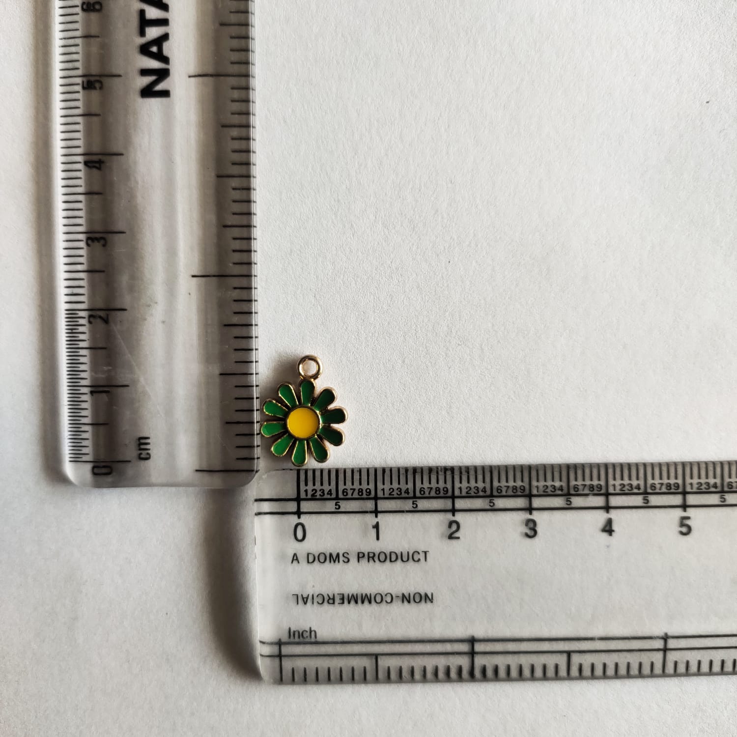 Cute Daisy Flower Charm-Green