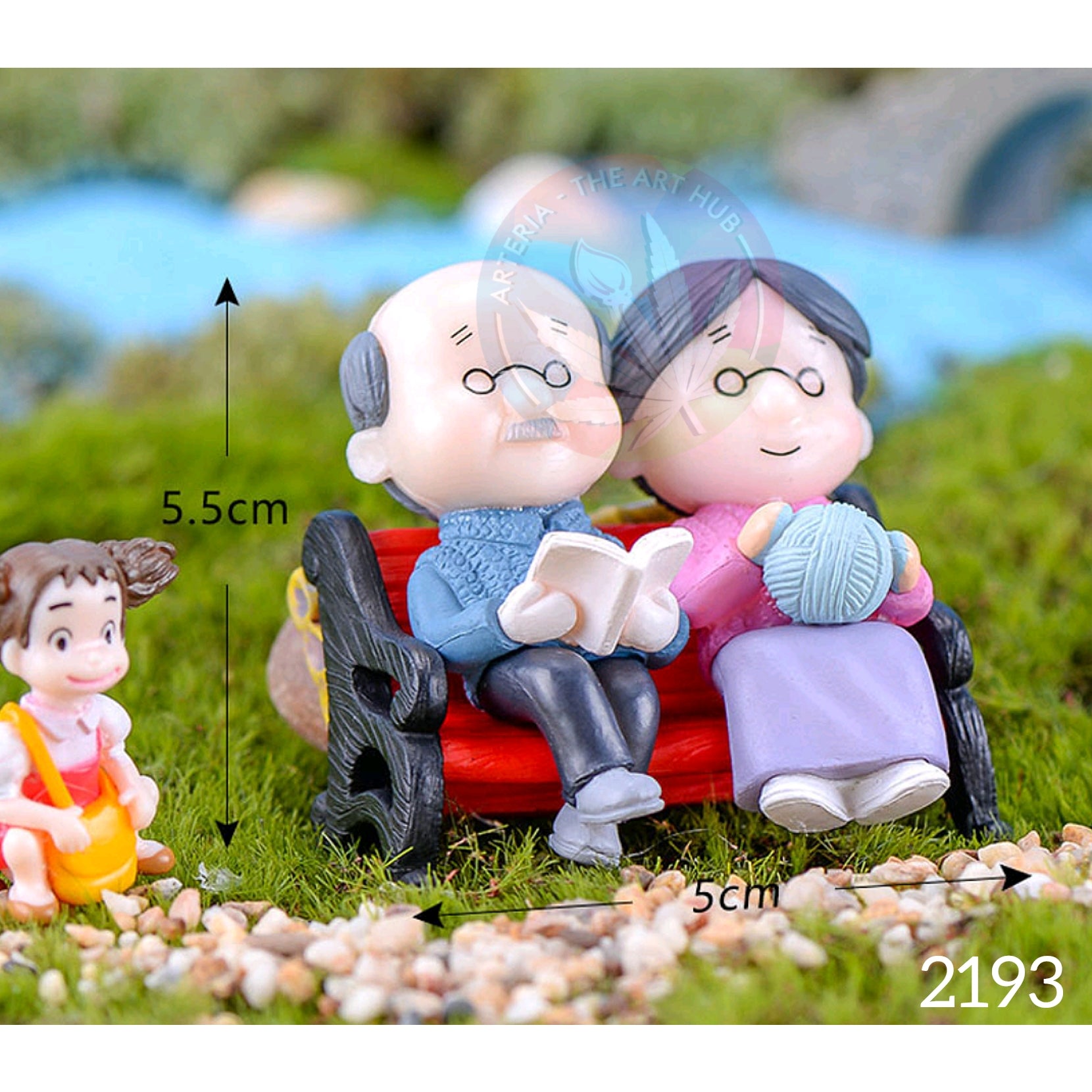 Couple Miniature- Old Couple on bench [1 set]