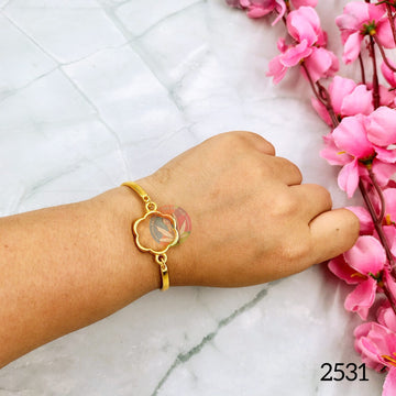 Golden bracelet bezel with lobster clasp - Flower