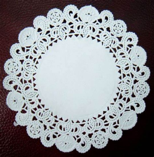 Arteria. White Round Paper Doilies