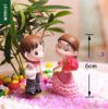 Picture of Miniature Cute Couple with Roses [1 set]