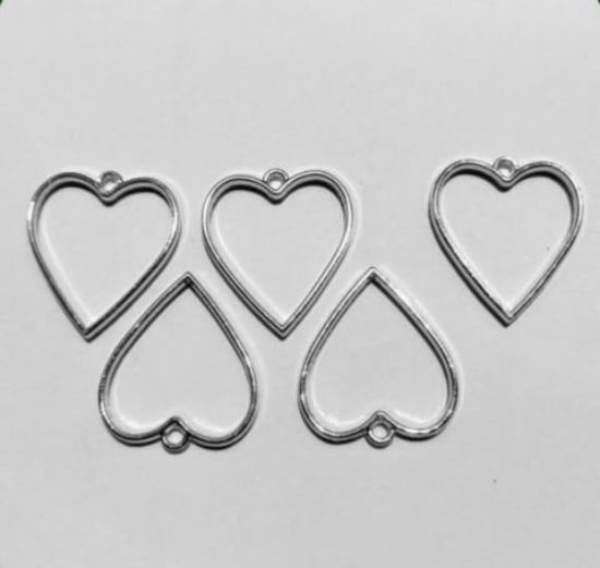 Picture of Silver Hollow Bezels Heart - Set of 10